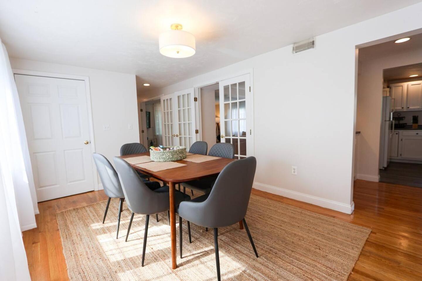 Apartment Single Family,3 Bed, 3 Bath,harvard, Mit,hospitals Cambridge